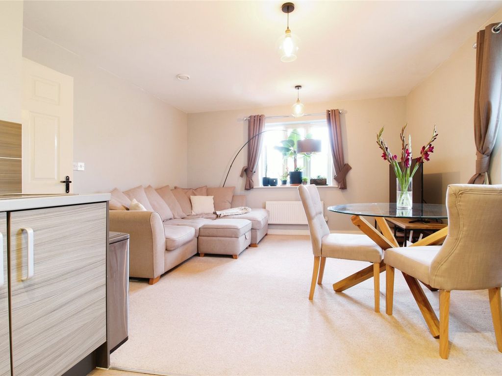 2 bed flat for sale in Fry Close, Cirencester GL7, £190,000