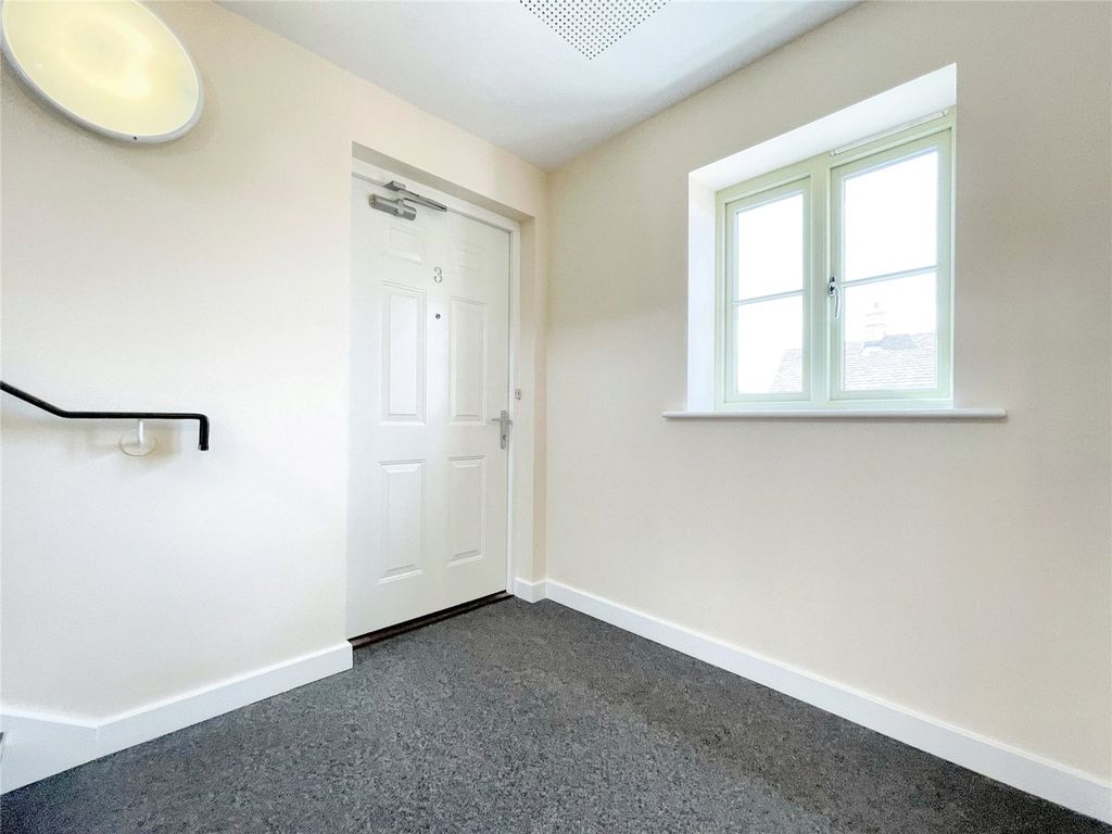 2 bed flat for sale in Fry Close, Cirencester GL7, £190,000