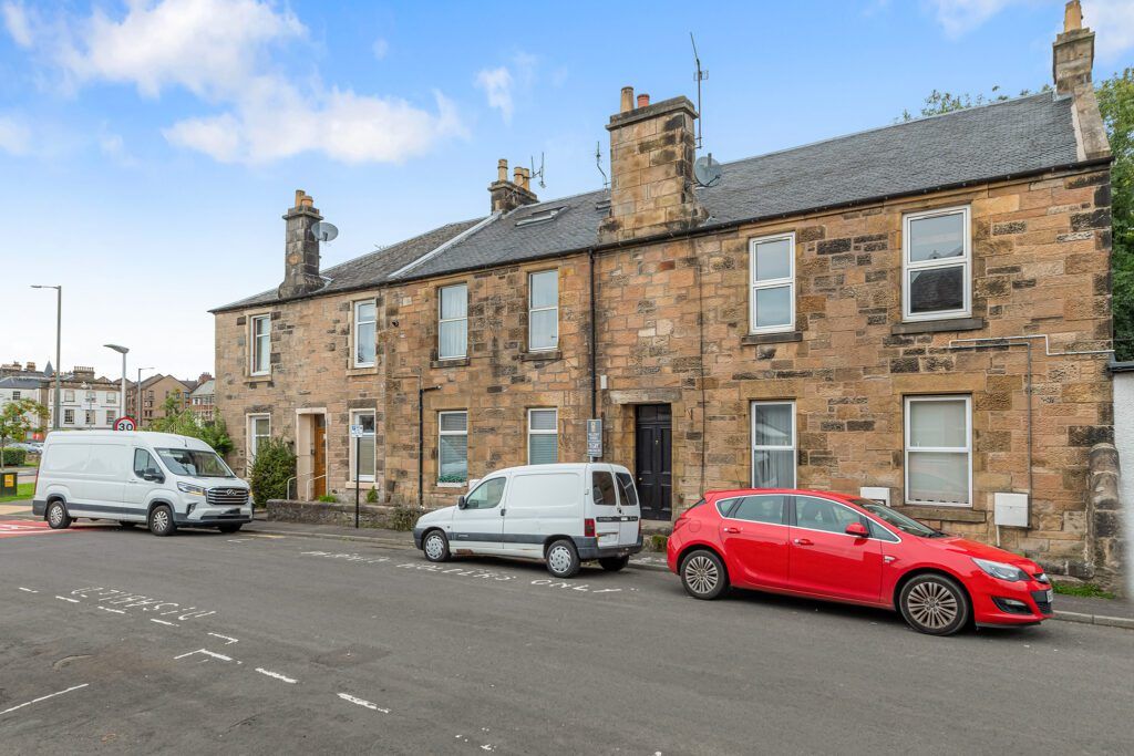 2 bed flat for sale in Nelson Place, Stirling FK7, £155,000