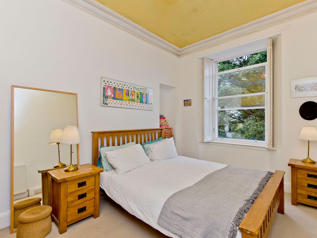 3 bed flat for sale in 86/2 Portobello High Street, Portobello, Edinburgh EH15, £275,000