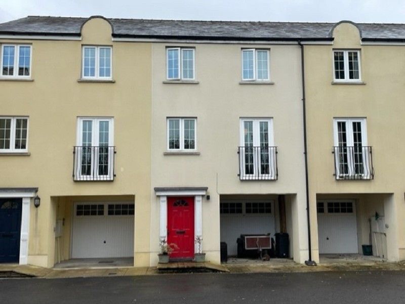 4 bed terraced house for sale in Parc Pencrug, Llandeilo, Carmarthenshire. SA19, £219,950