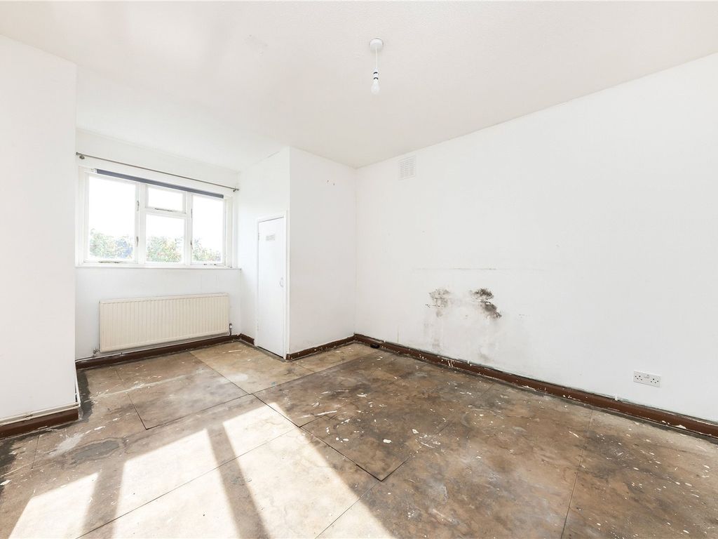 1 bed flat for sale in Waldenshaw Road, Forest Hill SE23, £260,000