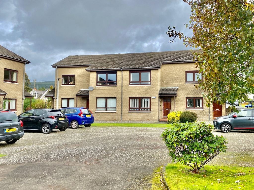 2 bed flat for sale in Glasgow Street, Helensburgh G84, £175,000