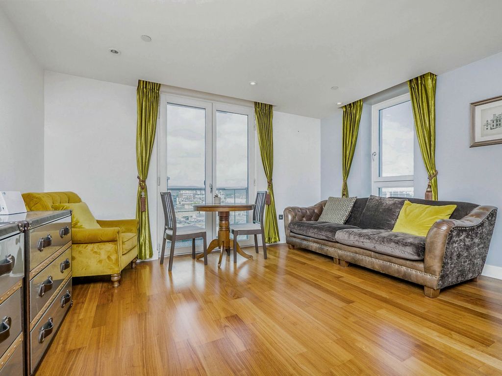 2 bed flat for sale in The Hayes, Cardiff CF10, £325,000
