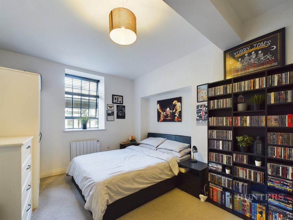 1 bed flat for sale in Winchcombe Street, Cheltenham GL52, £180,000