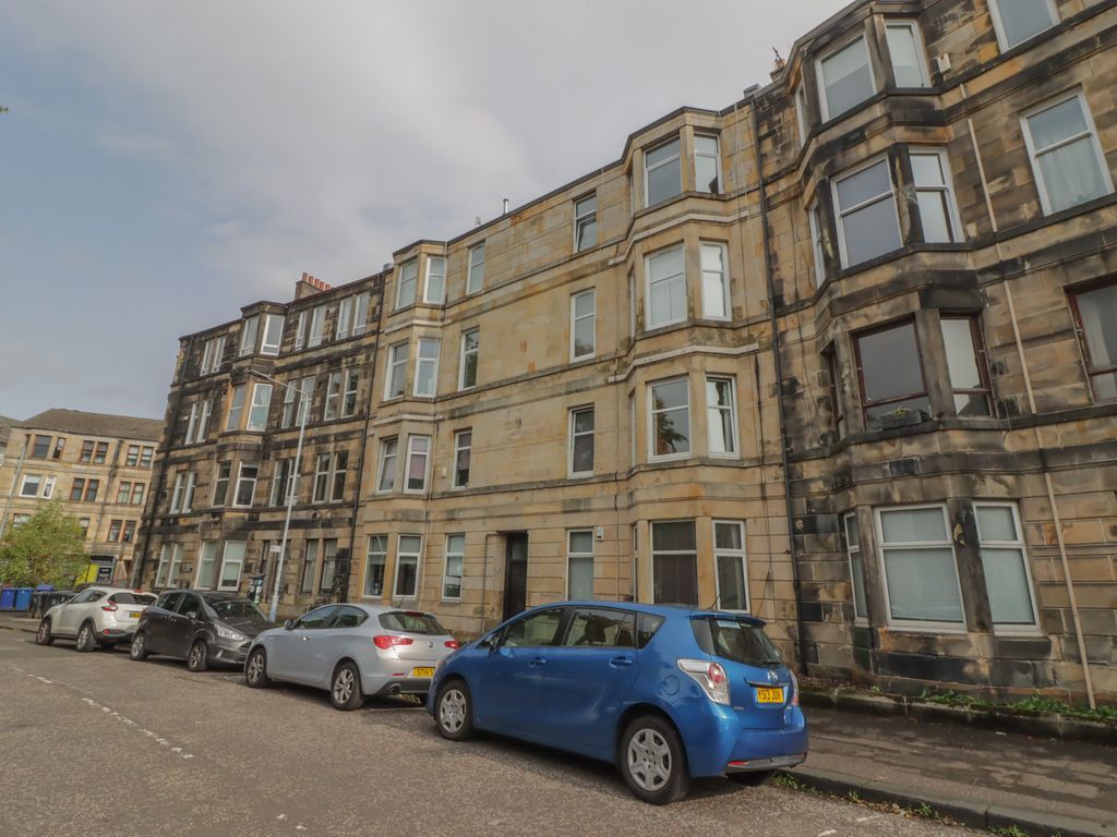 2 bed flat for sale in Crossflat Crescent, Paisley PA1, £85,000