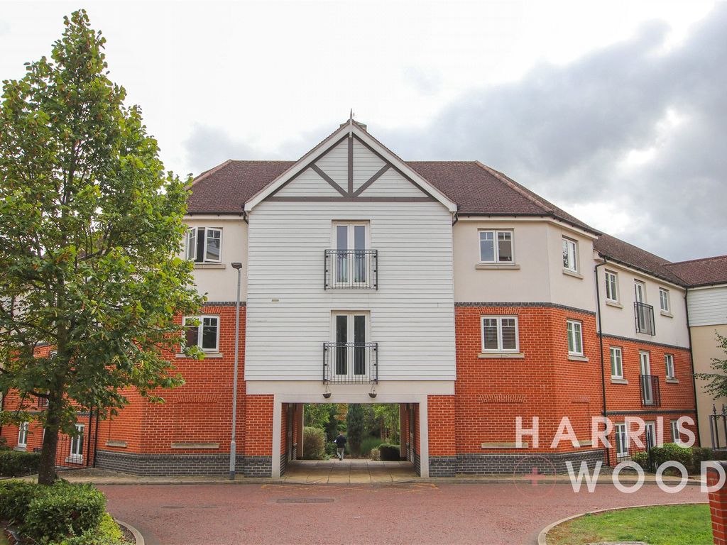 2 bed flat for sale in Apprentice Drive, Colchester, Essex CO4, £175,000