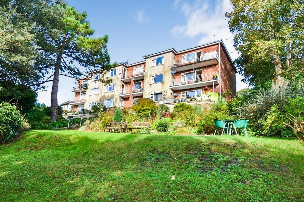 2 bed flat for sale in Alexandra Road, Parkstone, Poole BH14, £250,000