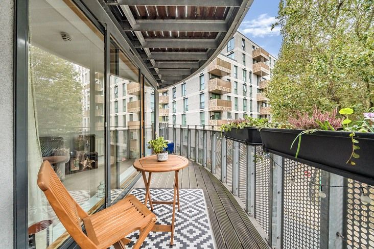 1 bed flat for sale in Time House, London, Greater London SW11, £152,000