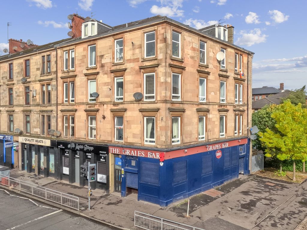 2 bed flat for sale in Paisley Road West, Kinning Park, Glasgow G51, £129,000