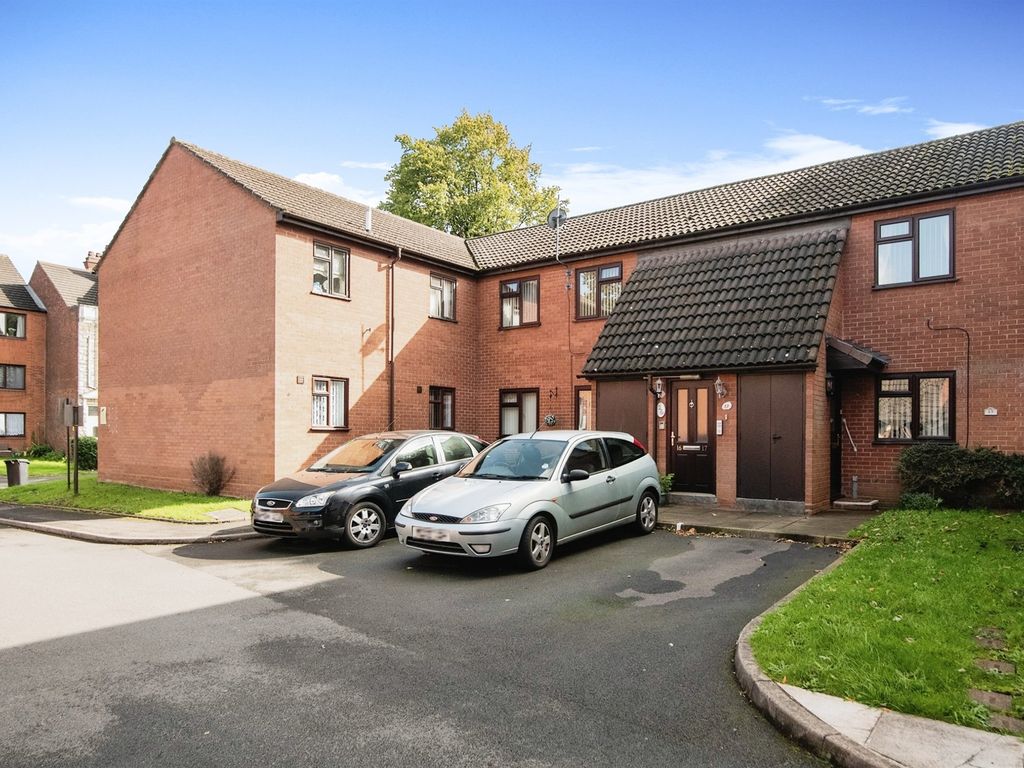 1 bed flat for sale in St. Georges Place, Bratt Street, West Bromwich B70, £70,000