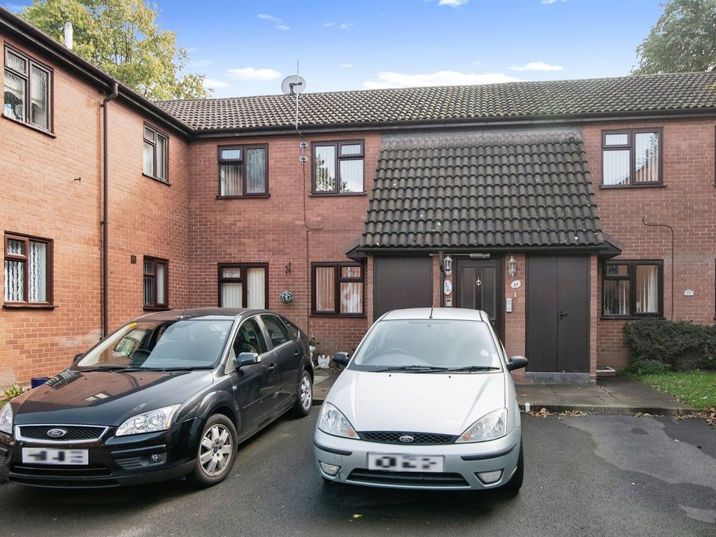 1 bed flat for sale in St. Georges Place, Bratt Street, West Bromwich B70, £70,000