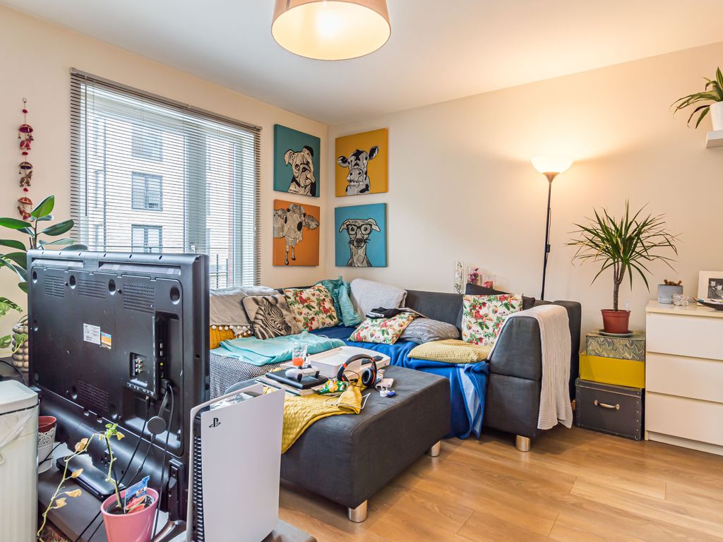 1 bed flat for sale in Salamander Court, Edinburgh EH6, £160,000