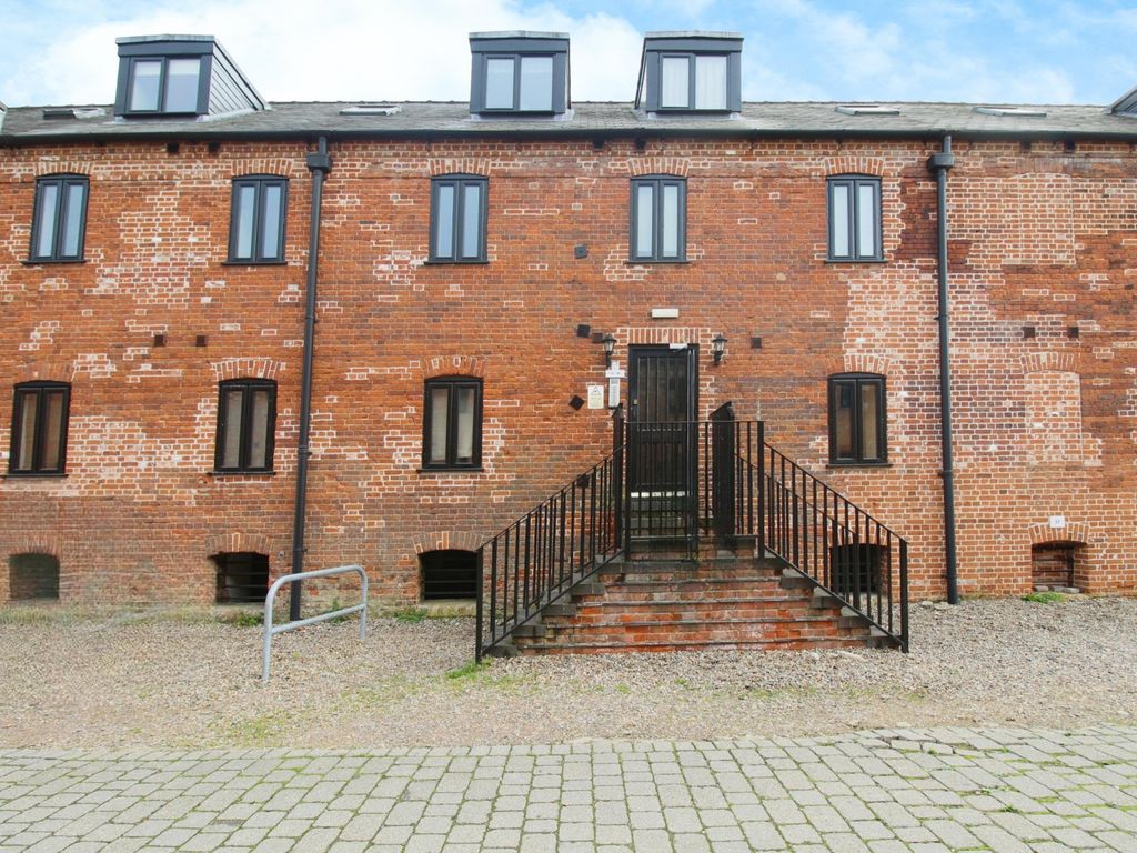 1 bed flat for sale in Dereham NR19, £80,000
