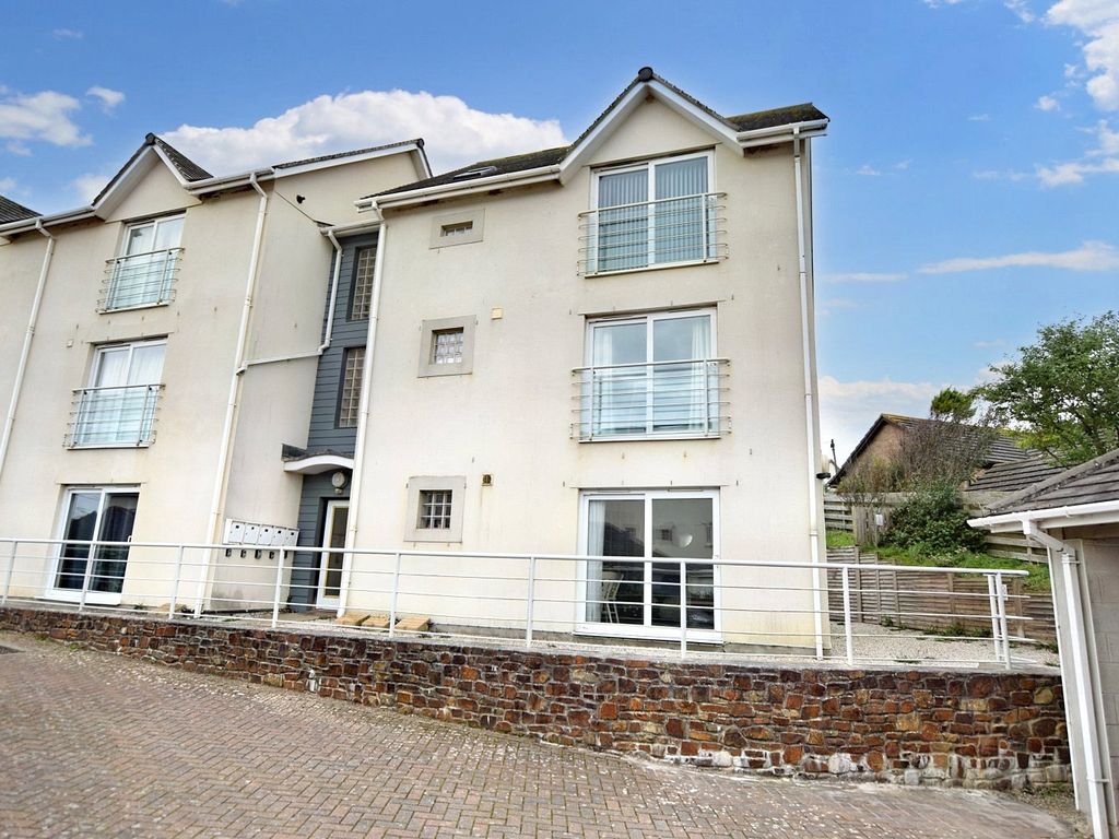 2 bed flat for sale in Hawkers Court, Bude EX23, £250,000