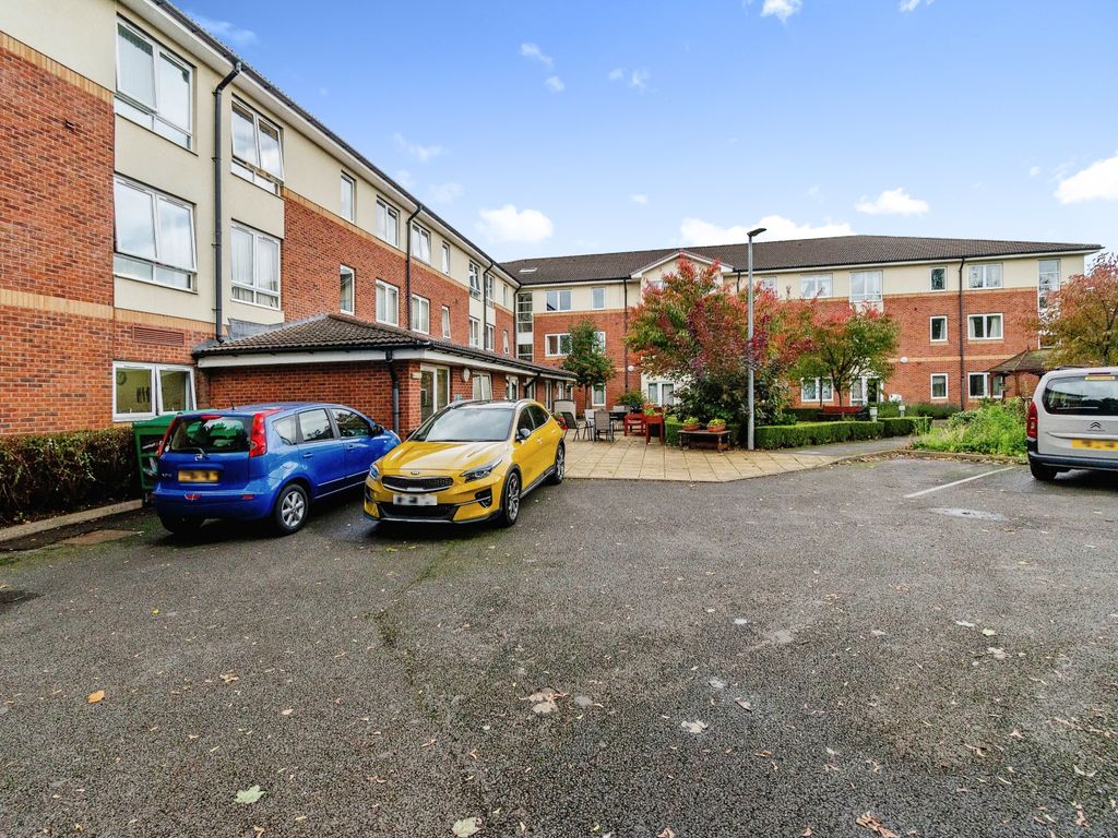 2 bed flat for sale in Brockhurst Crescent, Walsall, West Midlands WS5, £90,000