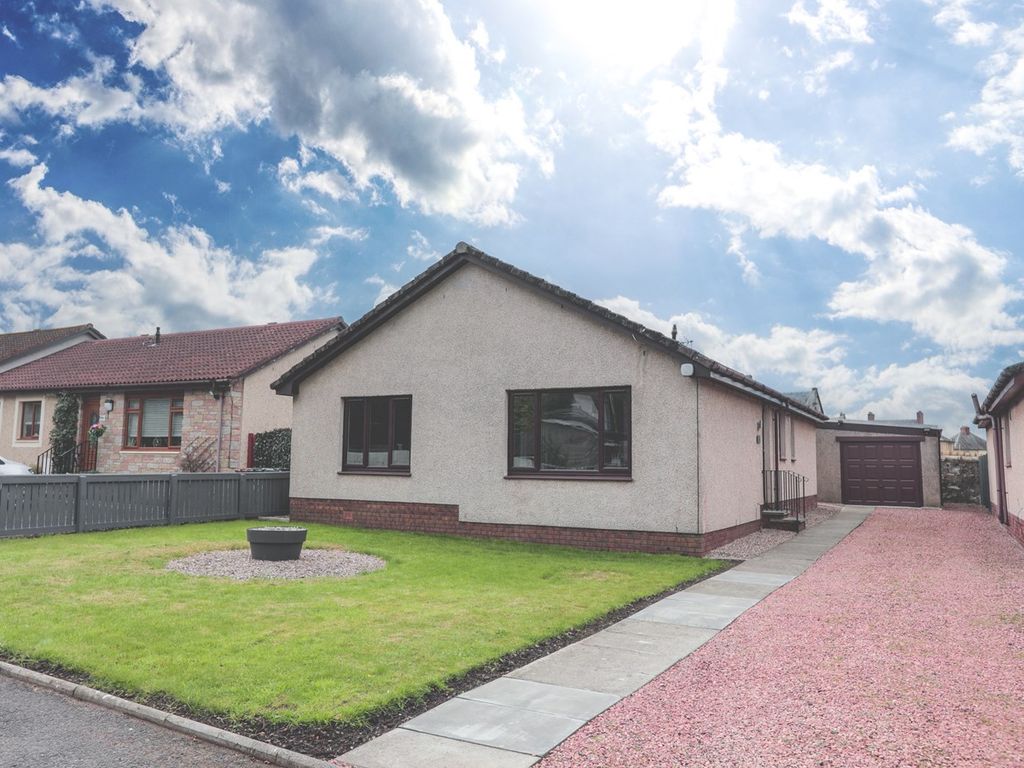 3 bed detached bungalow for sale in St Ronans Crescent, Crosshill, Lochgelly KY5, £199,000