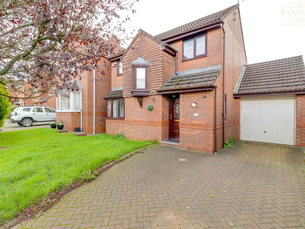 3 bed detached house for sale in Avonhead Close, Horwich, Bolton BL6, £300,000