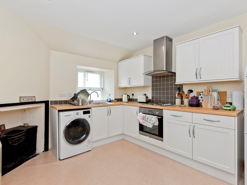 2 bed flat for sale in High Street, Pittenweem KY10, £185,000