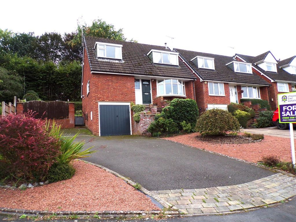 3 bed detached house for sale in Farm Close, Etchinghill, Rugeley WS15, £300,000