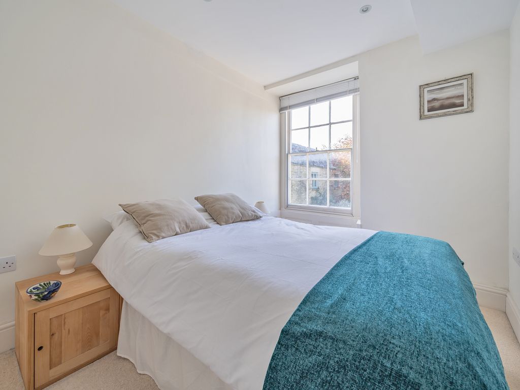 2 bed flat for sale in The Counting House, 10 -12 Long Street, Tetbury GL8, £270,000
