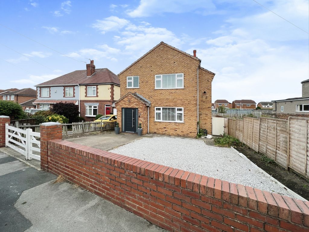 3 bed detached house for sale in Grime Lane, Sharlston Common, Wakefield WF4, £280,000