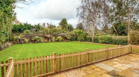 1 bed flat for sale in Ascot, Berkshire SL5, £280,000