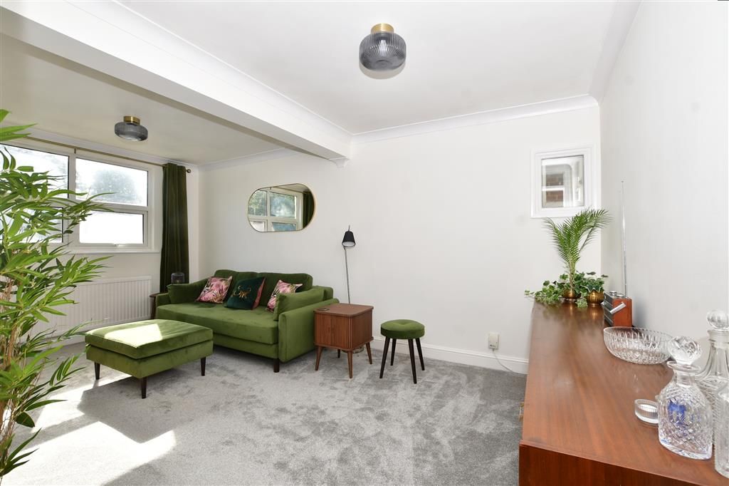 1 bed flat for sale in Brighton Road, Purley, Surrey CR8, £240,000