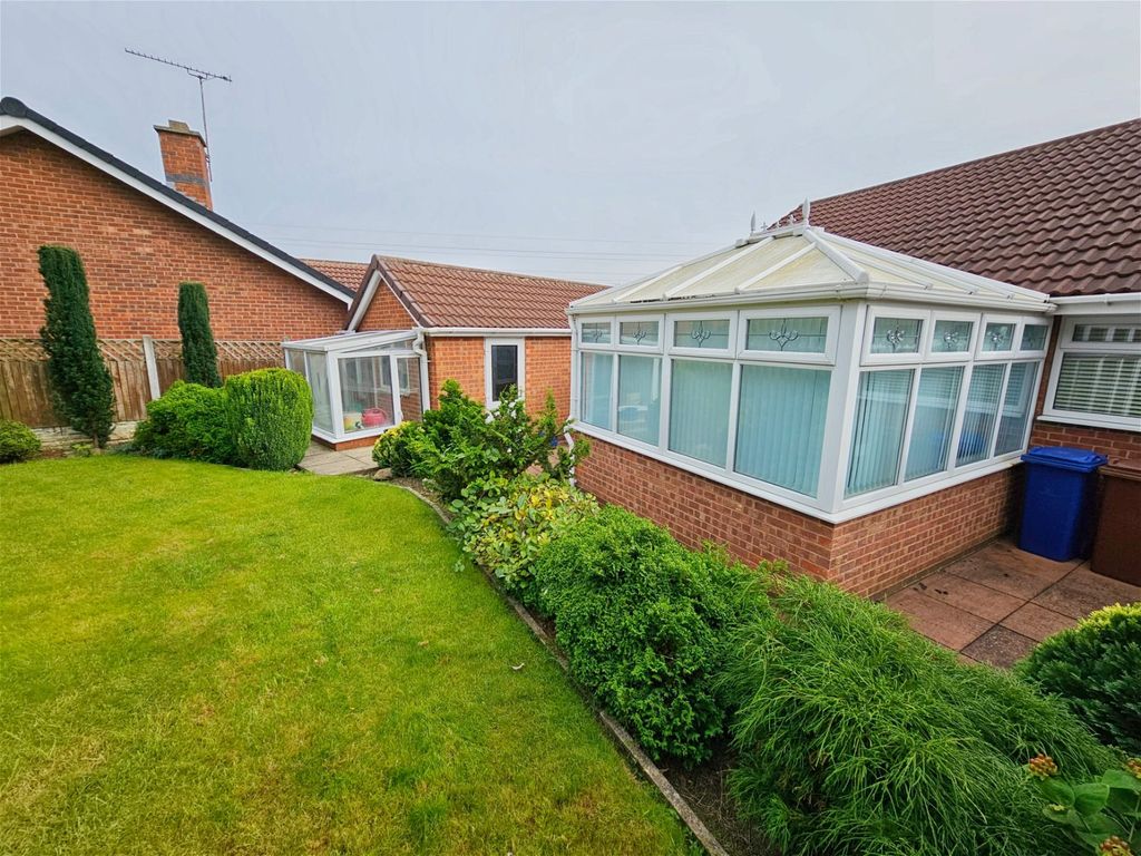 3 bed bungalow for sale in Park View, Shafton, Barnsley S72, £260,000