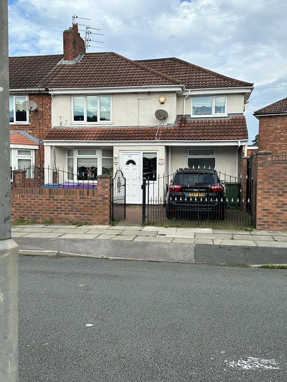 4 bed semi-detached house for sale in Hawksmoor Road, Merseyside L10, £170,000