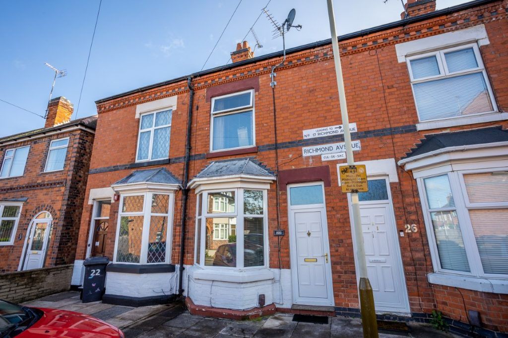 2 bed terraced house for sale in Richmond Avenue, Leicester LE2, £210,000