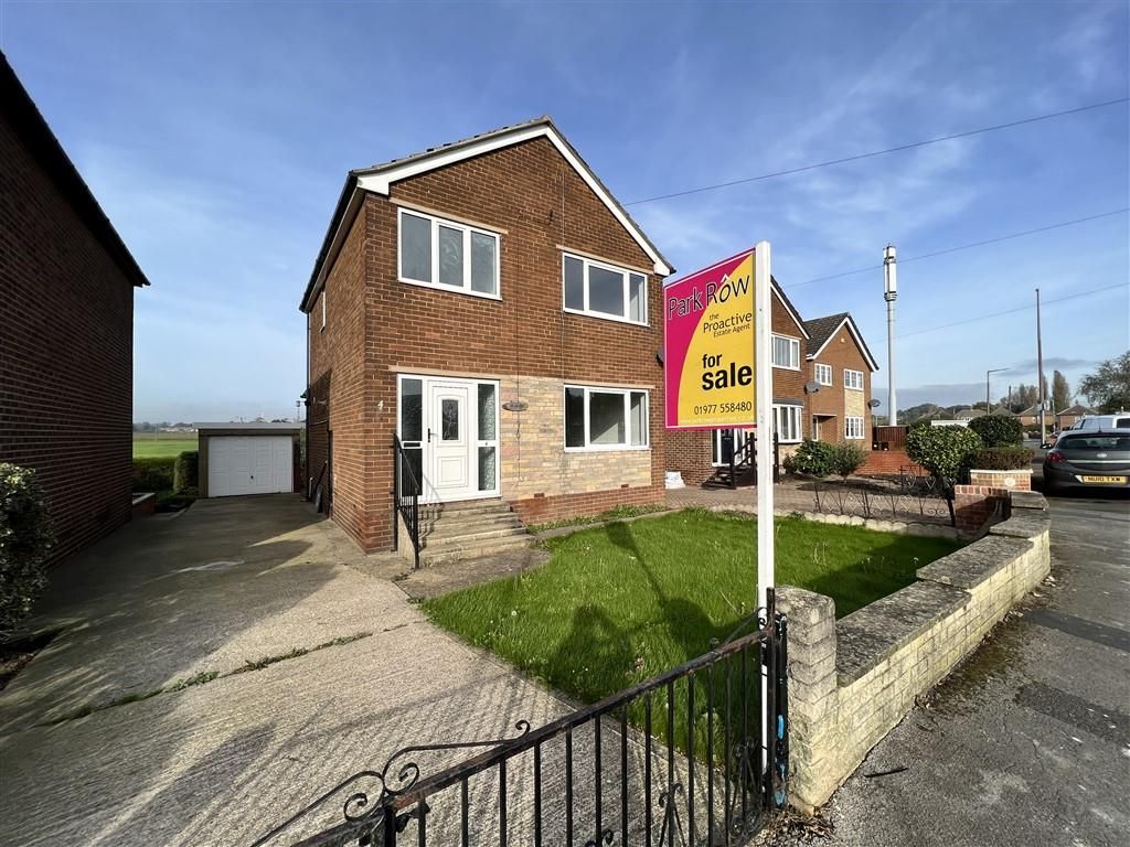 3 bed detached house for sale in Rectory Lane, Thurnscoe, Rotherham S63, £200,000