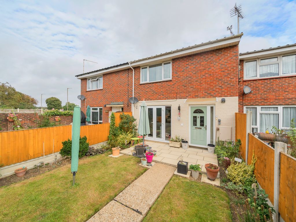 2 bed terraced house for sale in Speedwell Close, Witham CM8, £260,000