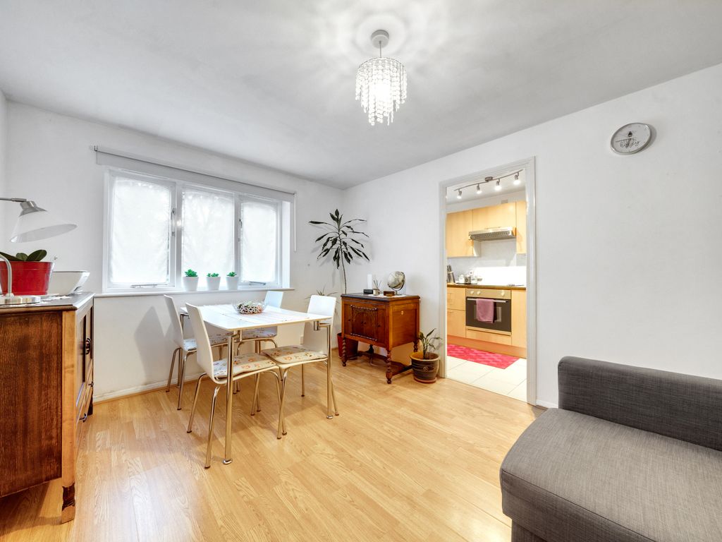 1 bed flat for sale in Telegraph Place, Isle Of Dogs, London E14, £270,000
