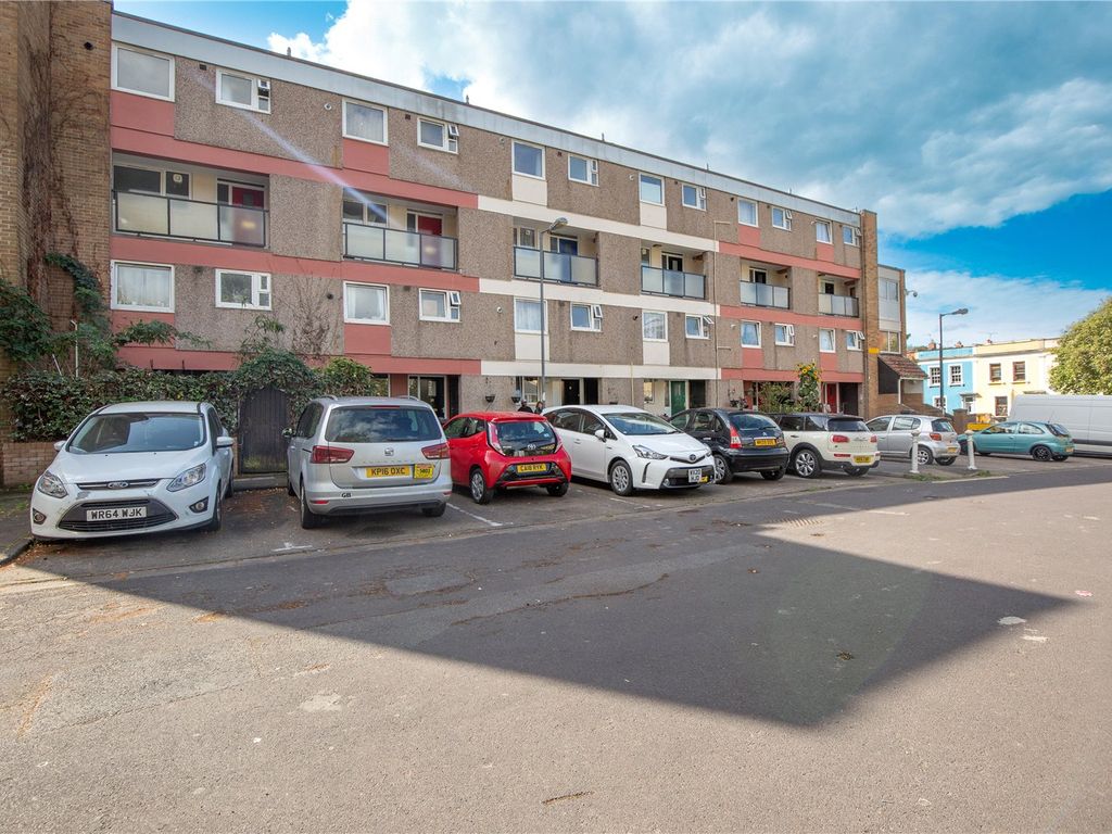 2 bed flat for sale in Ludlow Close, St Pauls, Bristol BS2, £225,000