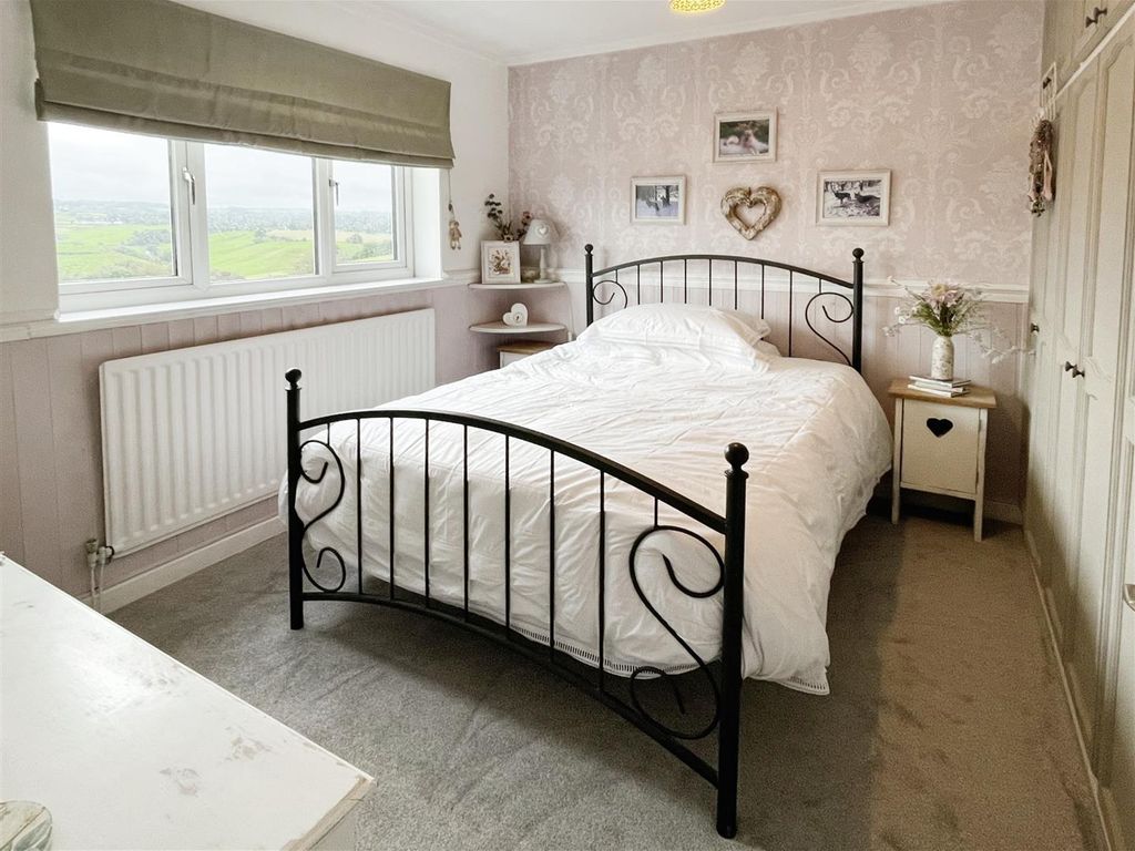3 bed detached house for sale in Hazlehurst Drive, Cheddleton ST13, £300,000