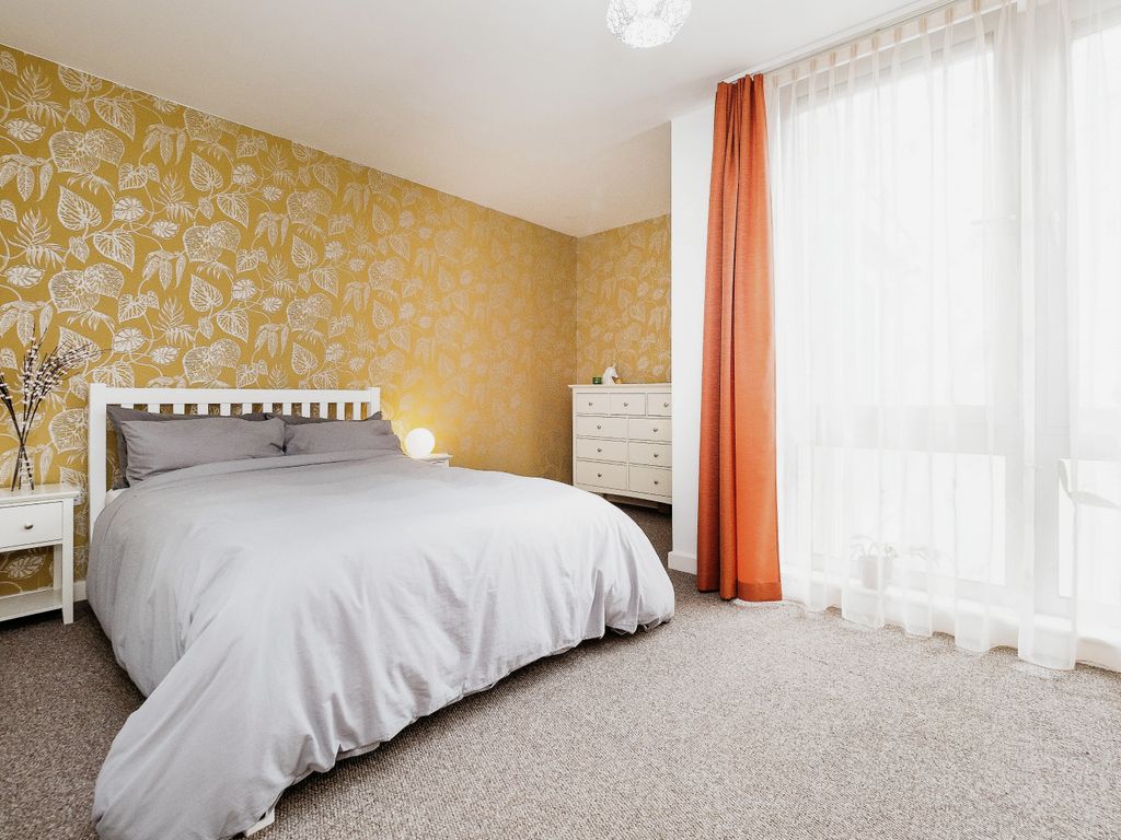 1 bed flat for sale in Woodgrange Road, London E7, £290,000
