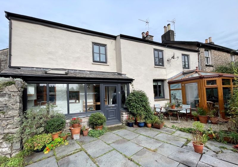 3 bed property for sale in Back Lane, Kendal LA9, £300,000