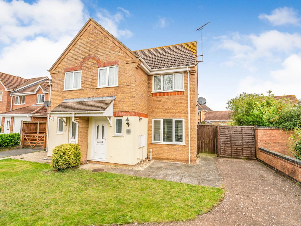 3 bed semi-detached house for sale in Birch Close, Dereham NR19, £255,000