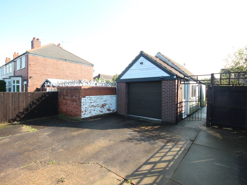 Land for sale in Carr Lane, Grimsby DN32, £60,000