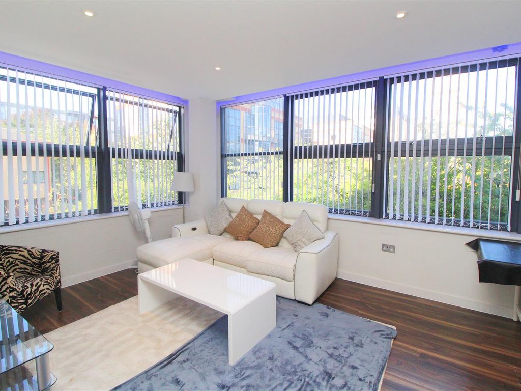 1 bed flat for sale in Centro, South Row, Milton Keynes MK9, £225,000
