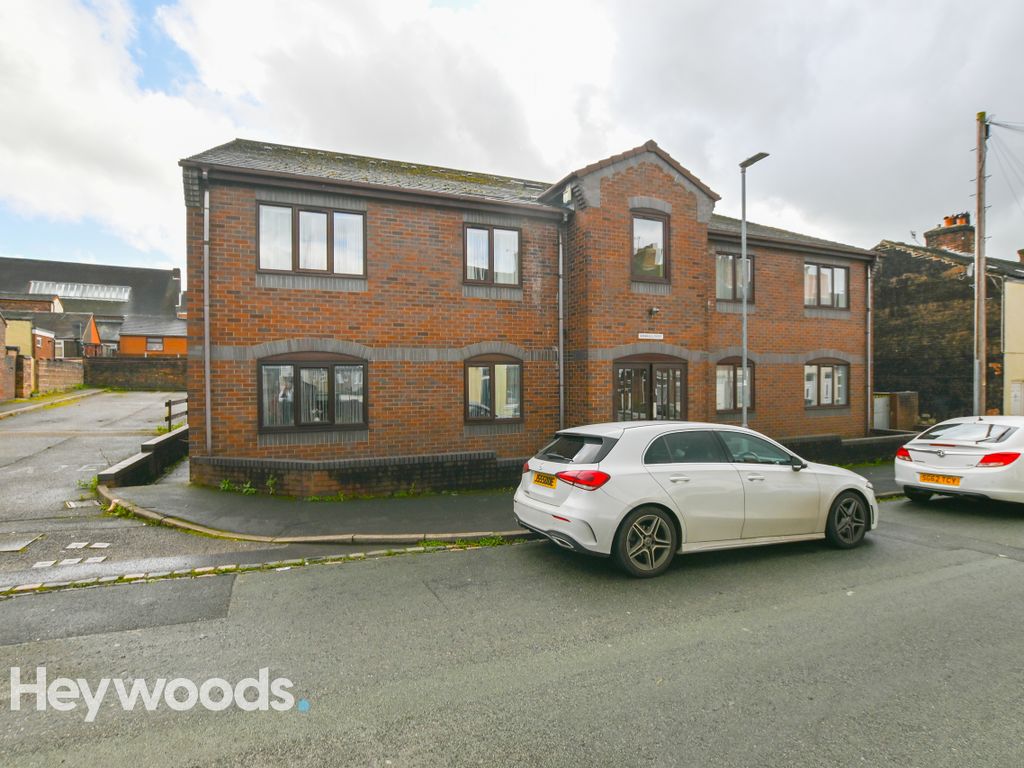 1 bed flat for sale in Flat 10, Minshall Court, Minshall Street, Stoke-On-Trent, Staffordshire ST4, £65,000