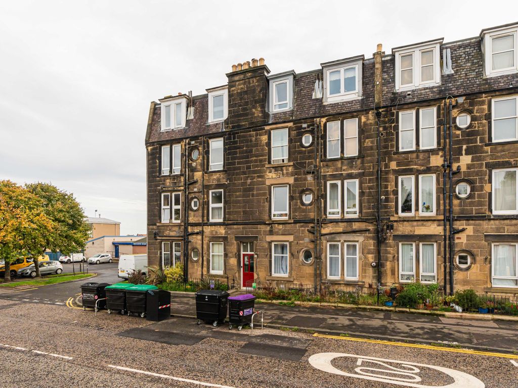 1 bed flat for sale in 107/16 Granton Road, Edinburgh EH5, £155,000