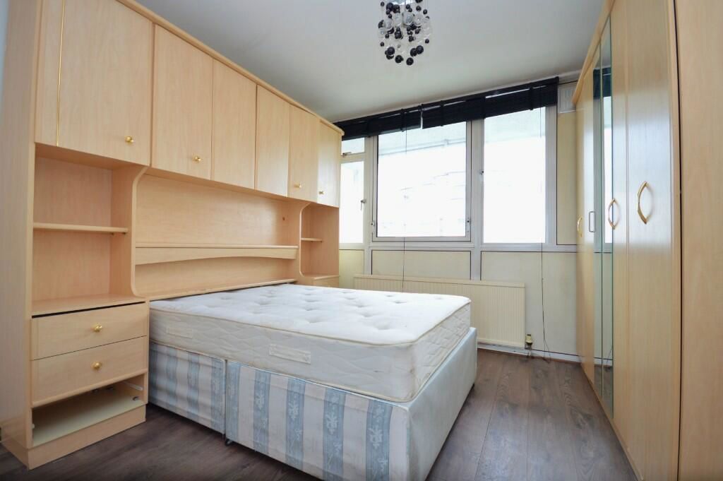 2 bed flat for sale in Barnardo Gardens, Barnardo Street, London E1, £295,000