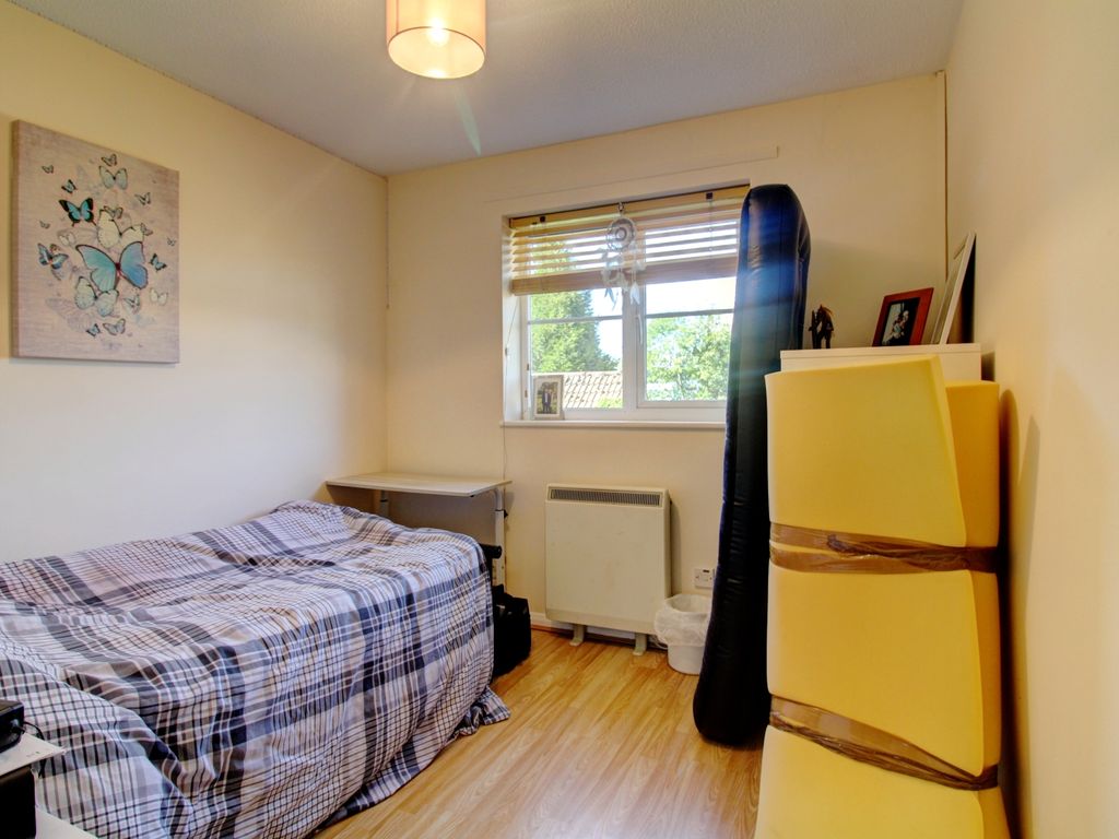 2 bed flat for sale in Old Forge Road, Loudwater, High Wycombe HP10, £230,000