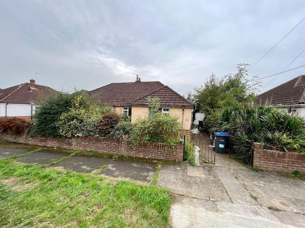 3 bed bungalow for sale in Rowden Road, Chippenham SN15, £235,000
