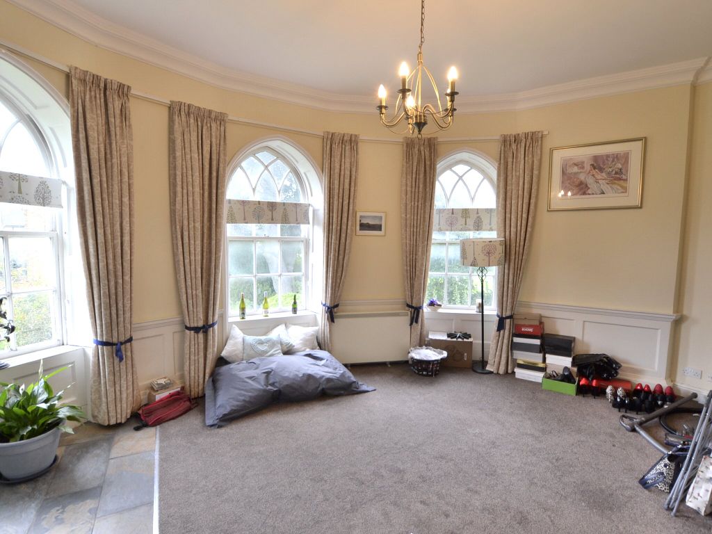 2 bed flat for sale in Henbury Road, Henbury, Bristol, Somerset BS10, £260,000