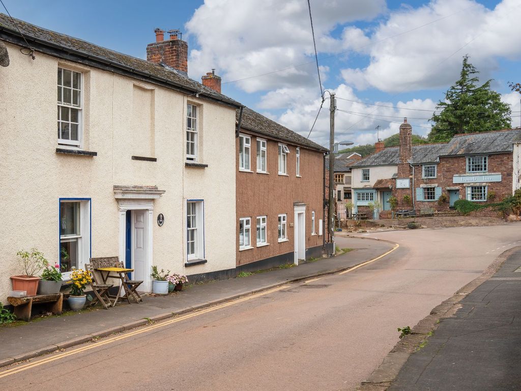 3 bed terraced house for sale in The Square, Sandford EX17, £280,000