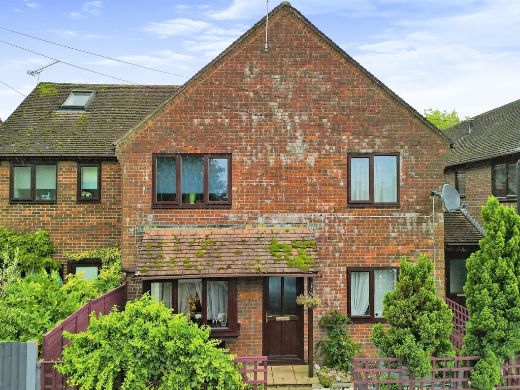 2 bed terraced house for sale in Green Lane, Fordingbridge SP6, £250,000