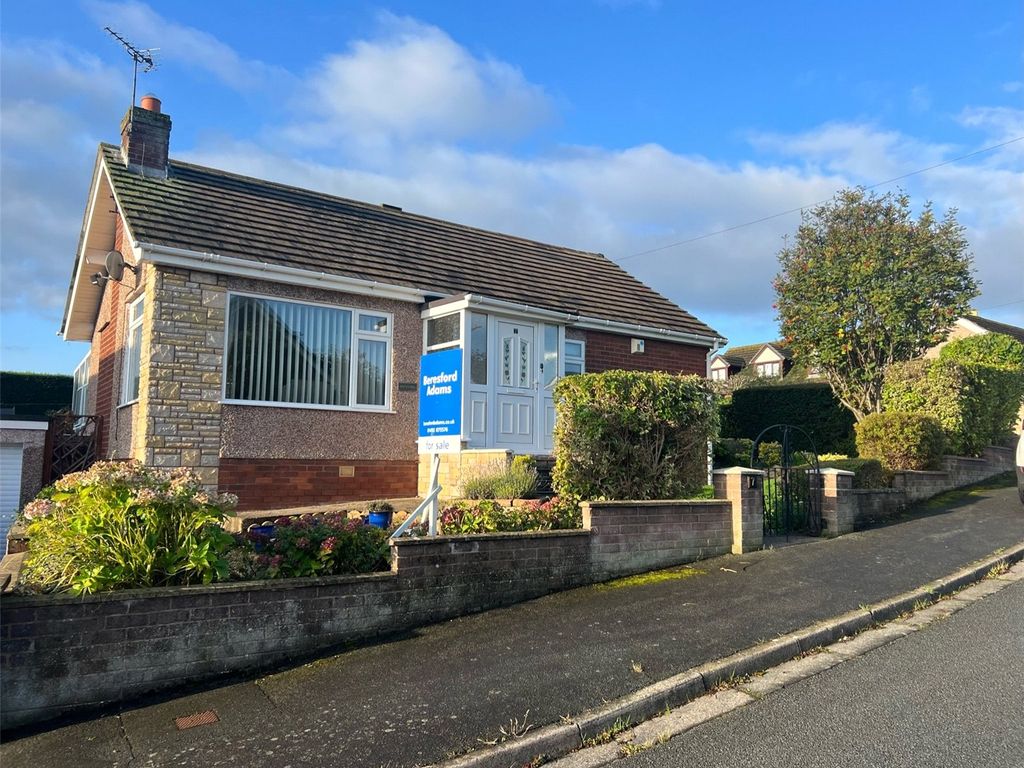 2 bed bungalow for sale in Fairfield Close, Penrhyn Bay, Llandudno, Fairfield Close LL30, £260,000